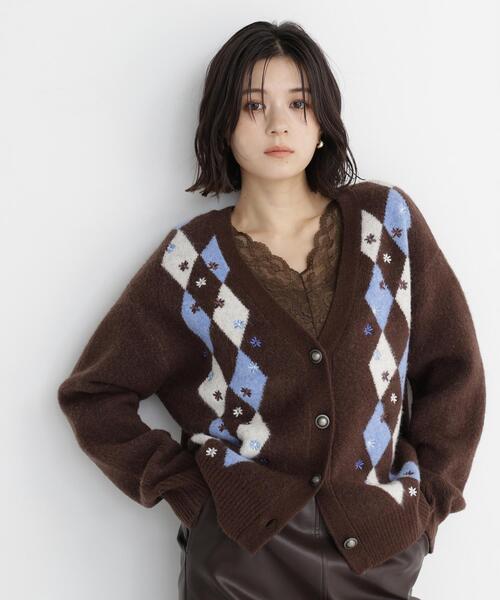 NATURAL BEAUTY BASIC(ナチュラルビューティーベーシック)の「アーガイルカーディガン(カーディガン/ボレロ・レディース・ブラウン系その他/ベージュ系その他・FREE)」の2枚目の写真