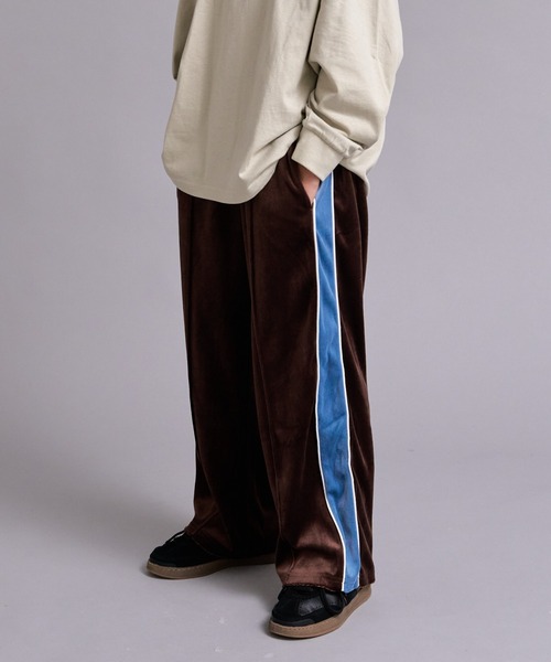 PAIRMANON STREET(ペアマノンストリート)の「【90-160cm】ベロア 配色デザイン ワイドストレートパンツ【PAIRMANON STREET】(その他パンツ・キッズ・ブラウン/グレー/パープル/ネイビー・130/140/110/120/150/160/100/90)」の1枚目の写真