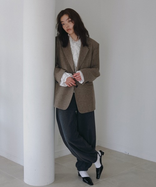 anuke（アンヌーク）の「2way Frill Blouse（シャツ/ブラウス・レディース・ホワイト/ブラック・FREE）」の13枚目の写真