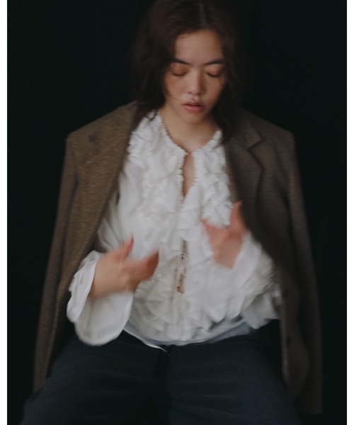 anuke（アンヌーク）の「2way Frill Blouse（シャツ/ブラウス・レディース・ホワイト/ブラック・FREE）」の14枚目の写真