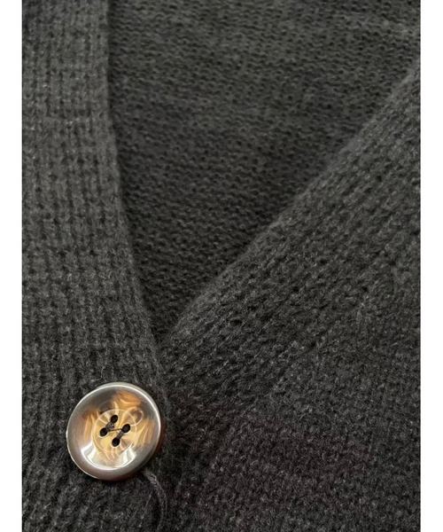 Sew loop(ソーループ)の「袖ラインが映えるVネックカーディガン(カーディガン/ボレロ・レディース・ブラック・FREE)」の13枚目の写真