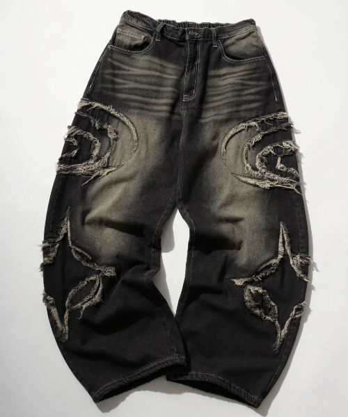 MARUKAWA（マルカワ）の「2026AW VINTAGE WASHED WIDEBAGGY CURVED DENIM フリンジダメージ ワイドバギー カーブデニムパンツ（デニムパンツ・メンズ・ブラック系その他/ブラック系その他2/ブルー系その他/ブラック系その他4/ブルー系その他2/ブラック系その他3・M/L）」の2枚目の写真