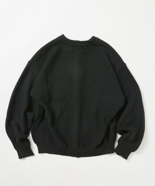 FREAK'S STORE(フリークスストア)の「限定展開 リラックスフィット ワンポイントロゴ クルーネック カーディガン(ニット/セーター・メンズ・ブラウン/チャコールグレー/ネイビー/ブラック・MEDIUM/LARGE/SMALL)」の12枚目の写真