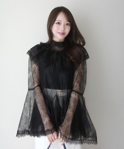 EIMY ISTOIRE(エイミーイストワール)の「BELL SLEEVE LACE BLOUSE(シャツ/ブラウス・レディース・ホワイト/ブラック・FREE)」の1枚目の写真