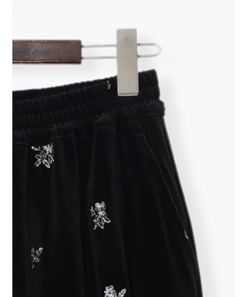 Te chichi（テチチ）の「花柄刺繍ベロアイージーパンツ（その他パンツ・レディース・ブラック/ベージュ・F）」の13枚目の写真