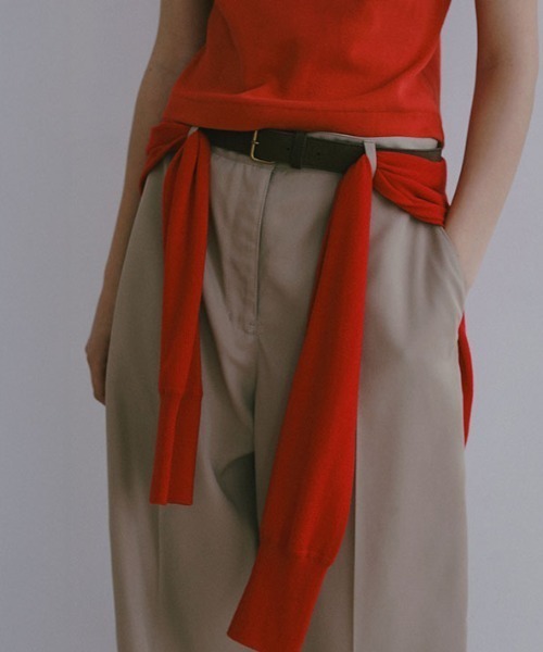 ETRE TOKYO(エトレトウキョウ)の「デザインタックセンタープレスパンツ(その他パンツ・レディース・ベージュ/ネイビー・S/M)」の9枚目の写真