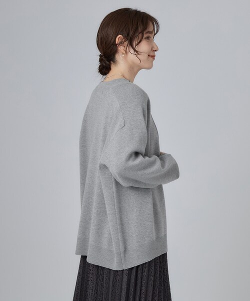 SHOO・LA・RUE(シューラルー)の「【毛玉になりにくい/S-LL/洗濯機可/体型カバー】Vネックゆったりカーディガン(カーディガン/ボレロ・レディース・ブラック/ブルー系その他/グレー/ダークブラウン/レッド系1/ピンク系9/イエロー系9/ベージュ系7・04/03/02/01)」の10枚目の写真