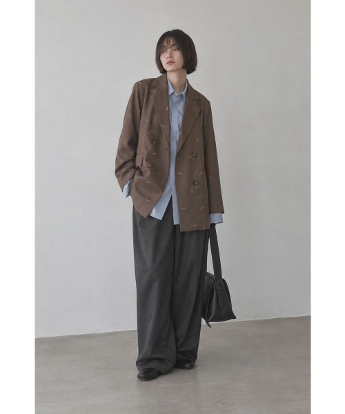 marjour(マージュール)の「EMBROIDERY DOUBLE JACKET(テーラードジャケット・レディース・ブラウン/ベージュ・M)」の5枚目の写真
