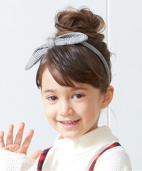 apres les cours（アプレレクール）の「リボンヘアカチューシャ（その他ヘアアクセサリー・キッズ・ネイビー/ブラック/レッド/ブルー・FREE）」の2枚目の写真