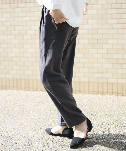 Denime(ドゥニーム)の「2タック無地フランネルパンツ(その他パンツ・レディース・グレー/ブラック・SMALL/MEDIUM)」の12枚目の写真