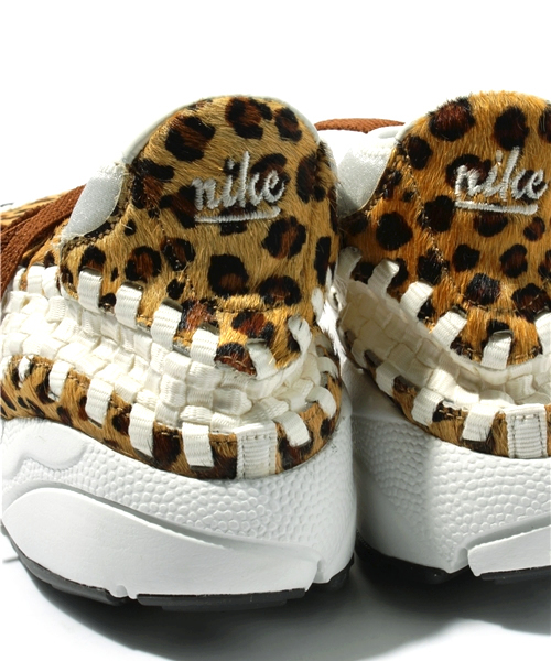 NIKE(ナイキ)の「AIR FOOTSCAPE WOVEN CHUKKA PRM(スニーカー・レディース・ブラック/ブラウン・24cm/24.5cm/25cm/25.5cm/26cm/26.5cm/27cm/28cm)」の9枚目の写真