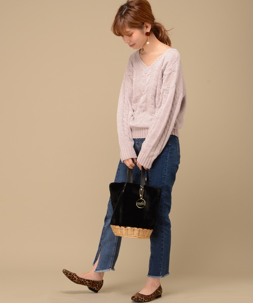 natural couture（ナチュラルクチュール）の「モールヤーンケーブルニット（ニット/セーター・レディース・オフホワイト/ピンク/ネイビー/イエロー・FREE）」の4枚目の写真