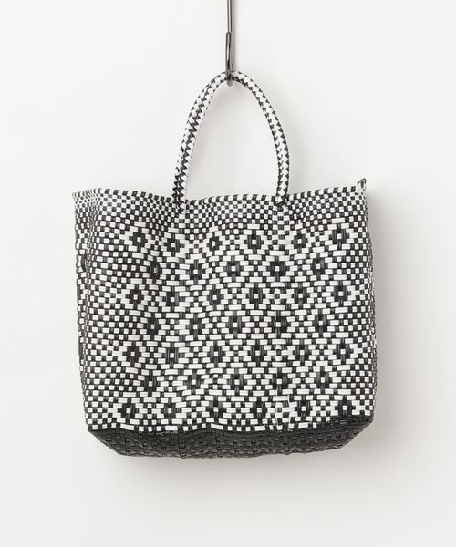 COLONY 2139（コロニートゥーワンスリーナイン）の「MERCADO BAG XS 配色　メルカドバッグ（かごバッグ・レディース・シルバー/ゴールド/ブラック/ネイビー・FREE）」の2枚目の写真