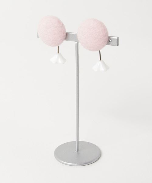 tone(トーン)の「【muddy-maua】フラワーモチーフピアス(ピアス(両耳用)・レディース・グリーン/ピンク・FREE)」の2枚目の写真