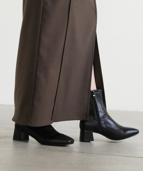select MOCA(セレクトモカ)の「スクエアトゥショートブーツ(ブーツ・レディース・ブラック/ブラウン/アイボリー・SMALL/MEDIUM/LARGE)」の18枚目の写真