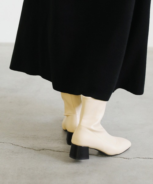 select MOCA(セレクトモカ)の「スクエアトゥショートブーツ(ブーツ・レディース・ブラック/ブラウン/アイボリー・SMALL/MEDIUM/LARGE)」の12枚目の写真