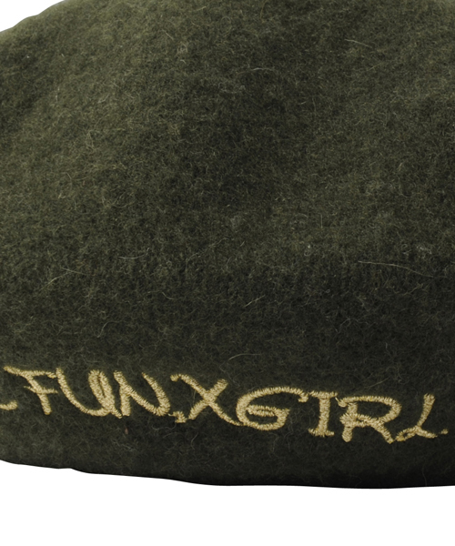 X-girl(エックスガール)の「BERET(ハンチング/ベレー帽・レディース・ブラック/グレー/ベージュ/オリーブ・ONE SIZE)」の9枚目の写真