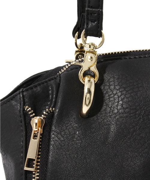 Chico（チコ）の「合皮3WAYショルダーBAG（ショルダーバッグ・レディース・ブラック/アイボリー/ネイビー/ベージュ・FREE）」の12枚目の写真