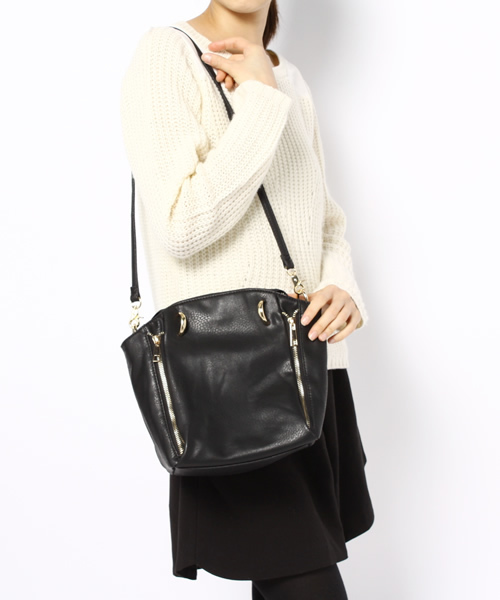 Chico（チコ）の「合皮3WAYショルダーBAG（ショルダーバッグ・レディース・ブラック/アイボリー/ネイビー/ベージュ・FREE）」の8枚目の写真