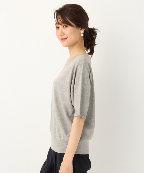 GLOBAL WORK（グローバルワーク）の「洗えるVプルオーバー半袖【UVケア】/832268（ニット/セーター・レディース・レッド/ホワイト/イエロー/グレー・LARGE/MEDIUM）」の14枚目の写真