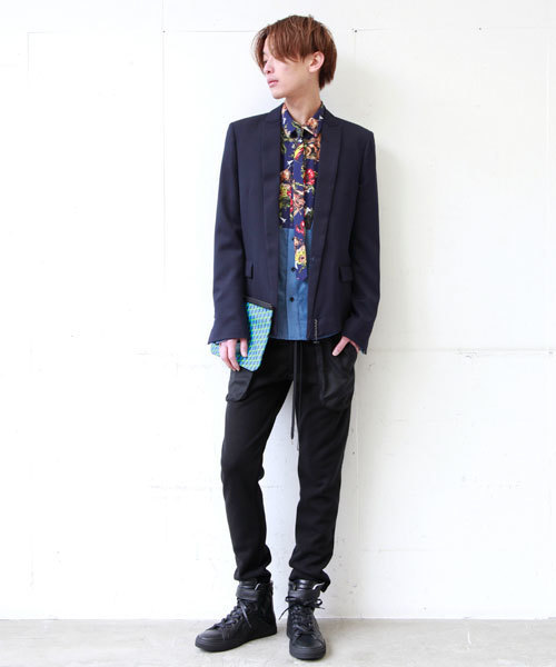 MIDWEST（ミッドウエスト）の「yoshio kubo×MIDWEST 別注タイ付シャツ（シャツ/ブラウス・メンズ・ダークブルー・1/2）」の9枚目の写真