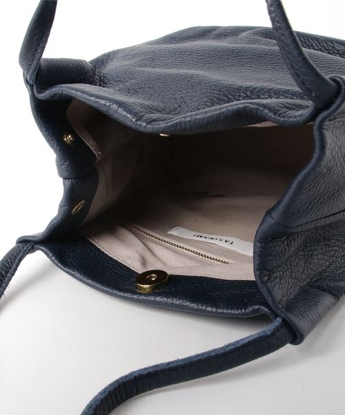 TASINAMI(タシナミ)の「TASINAMI 日本製 2WAY ショルダーバッグ(ショルダーバッグ・レディース・イエロー/サックスブルー/グリーン/チョコ/ネイビー/グレイッシュベージュ/レッド/ホワイト/ブラック・FREE)」の11枚目の写真