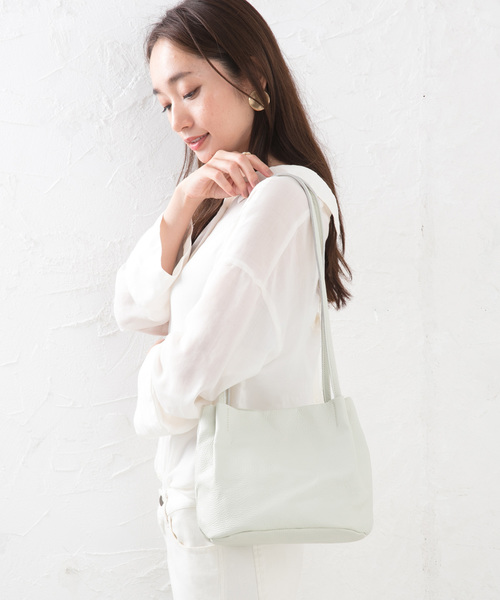 TASINAMI(タシナミ)の「TASINAMI 日本製 2WAY ショルダーバッグ(ショルダーバッグ・レディース・イエロー/サックスブルー/グリーン/チョコ/ネイビー/グレイッシュベージュ/レッド/ホワイト/ブラック・FREE)」の3枚目の写真