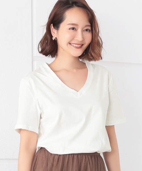 Ninarobe（ニーナローブ）の「[CLOSED] カットオフ加工VネックTシャツ（Tシャツ/カットソー・レディース・ブラック/チャコールグレー/ラベンダー/ホワイト・M）」の2枚目の写真