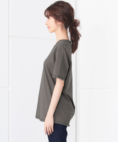Ninarobe（ニーナローブ）の「[CLOSED] カットオフ加工VネックTシャツ（Tシャツ/カットソー・レディース・ブラック/チャコールグレー/ラベンダー/ホワイト・M）」の18枚目の写真