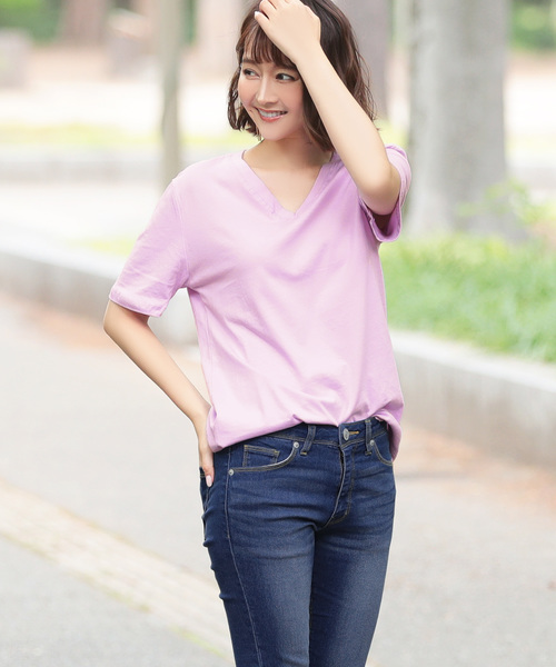 Ninarobe（ニーナローブ）の「[CLOSED] カットオフ加工VネックTシャツ（Tシャツ/カットソー・レディース・ブラック/チャコールグレー/ラベンダー/ホワイト・M）」の10枚目の写真