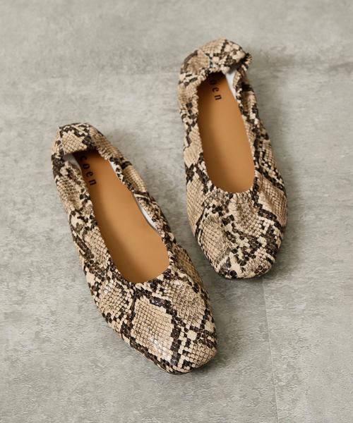 coen（コーエン）の「スクエアギャザーフラットシューズ（スリッポン/フラットパンプス）（スリッポン・レディース・パイソン/シルバー/ブラック・MEDIUM/LARGE/X-LARGE/SMALL）」の20枚目の写真