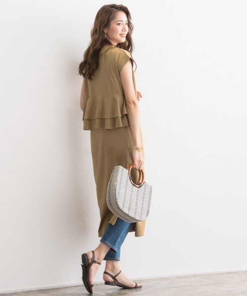 Pierrot(ピエロ)の「バックフリルワンピース 綿100%(ワンピース・レディース・ネイビー/ブラウン/ベージュ系その他/グレイッシュベージュ/ブラック/チャコールグレー/スモーク/モカ・M/L)」の19枚目の写真