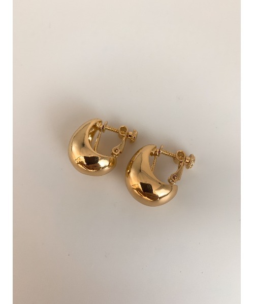 mou(モウ)の「ぷっくりフープイヤリング(イヤリング・レディース・シルバー/ゴールド・FREE)」の6枚目の写真