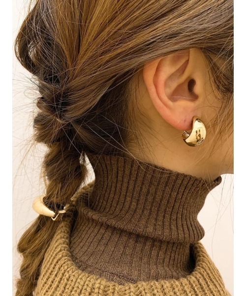 mou(モウ)の「ぷっくりフープイヤリング(イヤリング・レディース・シルバー/ゴールド・FREE)」の9枚目の写真