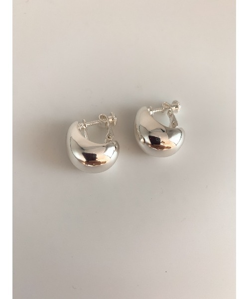 mou(モウ)の「ぷっくりフープイヤリング(イヤリング・レディース・シルバー/ゴールド・FREE)」の10枚目の写真