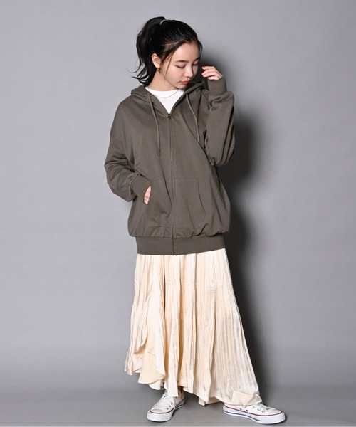 UNDERWRAPS（アンダーラップス）の「裏毛ZIPパーカー(M3)（パーカー・レディース・ブラック/ピンク/ベージュ/グリーン/ナチュラル/ベージュ系その他/グリーン系その他/チャコール/グレー/ブルー/モカ/パープル/ホワイト/ネイビー/杢グレー・L/LARGE/M/MEDIUM）」の6枚目の写真