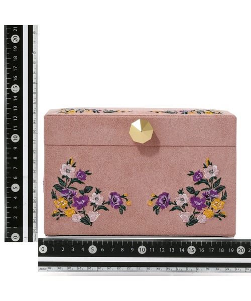 Francfranc（フランフラン）の「エンブロイダリー ジュエリーボックス