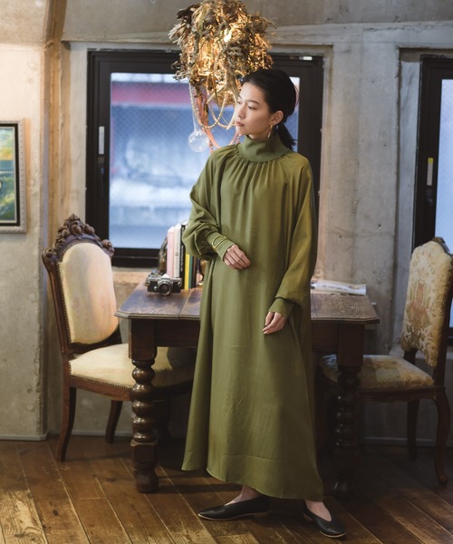 manana suerte（マニャーナスエルテ）の「サテンプルオーバー