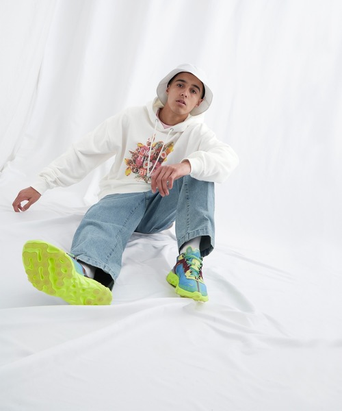 EMMA CLOTHES(エマクローズ)の「8bit Flower Print 裏毛 オーバーサイズプルオーバーパーカー EMMA CLOTHES(パーカー・メンズ・チャコール/ホワイト・FREE)」の7枚目の写真