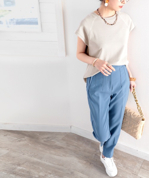 classicalelf(クラシカルエルフ)の「ふんわり柔らか、オーガニックコットン。配色ステッチフレンチTシャツ(Tシャツ/カットソー・レディース・チャコールグレー/ブラック/ベージュ/オフホワイト/モカ/グレー系その他/グレイッシュベージュ・MEDIUM/LARGE/X-LARGE)」の10枚目の写真