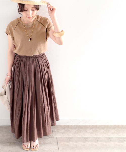 classicalelf(クラシカルエルフ)の「ふんわり柔らか、オーガニックコットン。配色ステッチフレンチTシャツ(Tシャツ/カットソー・レディース・チャコールグレー/ブラック/ベージュ/オフホワイト/モカ/グレー系その他/グレイッシュベージュ・MEDIUM/LARGE/X-LARGE)」の21枚目の写真