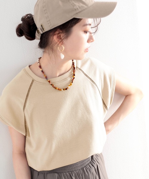 classicalelf(クラシカルエルフ)の「ふんわり柔らか、オーガニックコットン。配色ステッチフレンチTシャツ(Tシャツ/カットソー・レディース・チャコールグレー/ブラック/ベージュ/オフホワイト/モカ/グレー系その他/グレイッシュベージュ・MEDIUM/LARGE/X-LARGE)」の20枚目の写真