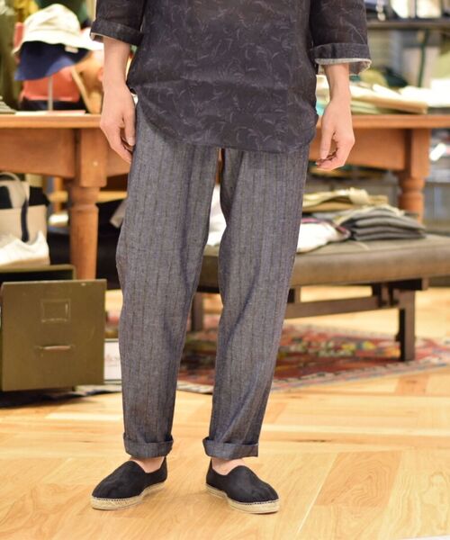 SHIPS（シップス）の「SHIPS: SOLOTEX(R) サフィラン リネン ハイブリッド イージー パンツ 21SS（その他パンツ・メンズ・ダークブルー/オートミール/ネイビー/ホワイト/ナチュラル/コバルトブルー/オレンジ/ライトオリーブ/ブラウン・LARGE/SMALL/MEDIUM/X-LARGE）」の7枚目の写真