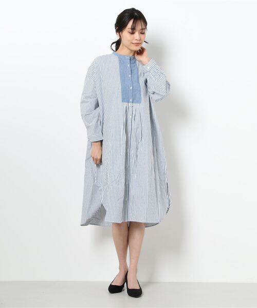 Samansa Mos2(サマンサ モスモス)の「ストライプクレリックワンピース(ワンピース・レディース・ベージュ/オフホワイト/サックスブルー・フリ-)」の6枚目の写真