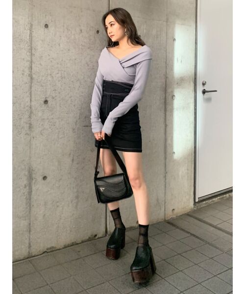 EMODA(エモダ)の「ギャザースリーブリブトップ(Tシャツ/カットソー・レディース・ブラック/ライトブルー/パープル・FREE)」の8枚目の写真