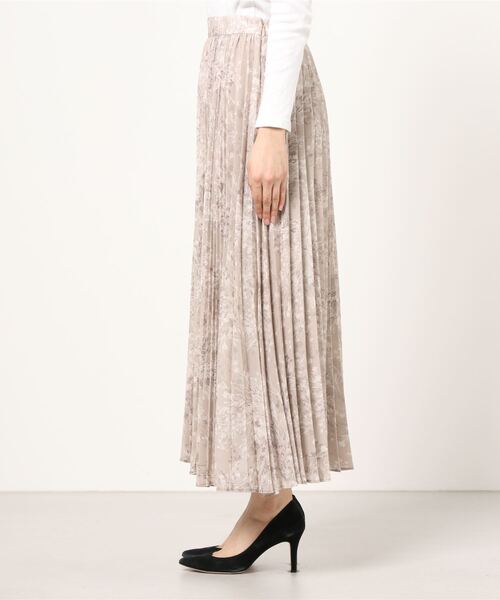 CLANE（クラネ）の「CLANE / クラネ：FLOWING FLOWER SKIRT：19109-6001[DEA]（スカート・レディース・ベージュ・1）」の3枚目の写真