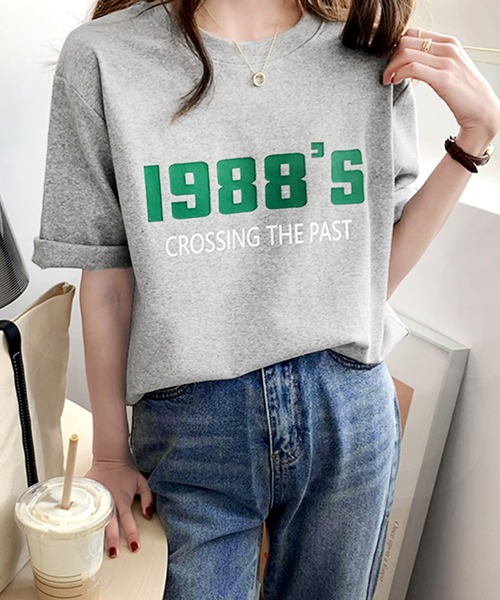 JUNOAH(ジュノア)の「カラーロゴプリントTシャツ(Tシャツ/カットソー・レディース・ホワイト/グレー/ダークグレー・MEDIUM/LARGE/X-LARGE)」の1枚目の写真