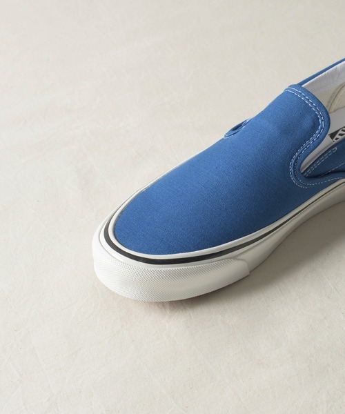 VANS（バンズ）の「VANS ヴァンズ / CLASSIC SLIP-ON 98 DX クラシック キャンバス スリッポン / VN0A3JEX45Z / VN0A3JEXQWP / VN0A3JEXQA5（スリッポン・レディース・エメラルド/ホワイト/ブルー・24cm/23.5cm/23cm）」の6枚目の写真