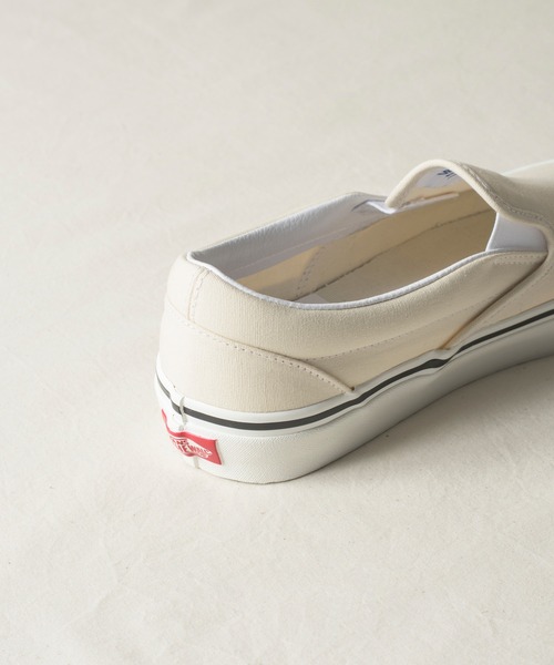 VANS（バンズ）の「VANS ヴァンズ / CLASSIC SLIP-ON 98 DX クラシック キャンバス スリッポン / VN0A3JEX45Z / VN0A3JEXQWP / VN0A3JEXQA5（スリッポン・レディース・エメラルド/ホワイト/ブルー・24cm/23.5cm/23cm）」の21枚目の写真