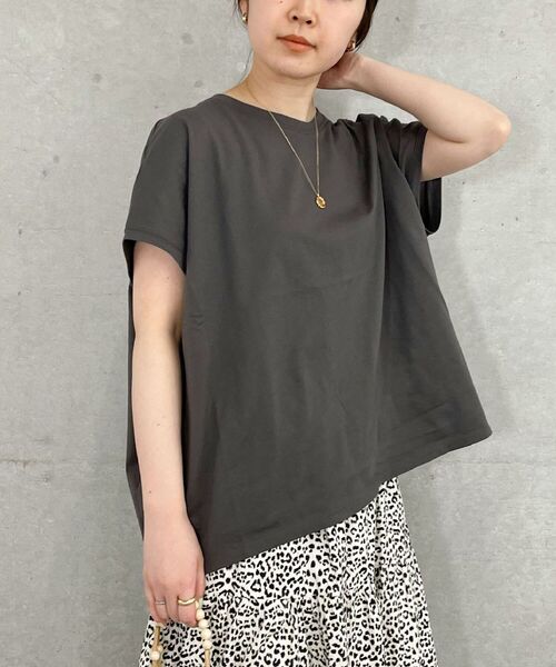 fredy repit（フレディレピ）の「[新色追加]ゆるワイドTシャツ（Tシャツ/カットソー・レディース・チャコールグレー/ベージュ/オフホワイト/サックスブルー/マスタード/キャメル/ブラック・38）」の3枚目の写真